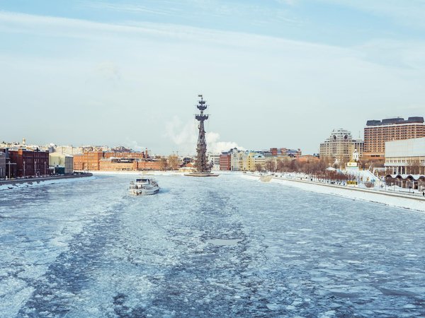 Escapade en Solo : Conseils Indispensables pour une Croisière Autonome et Périlleuse